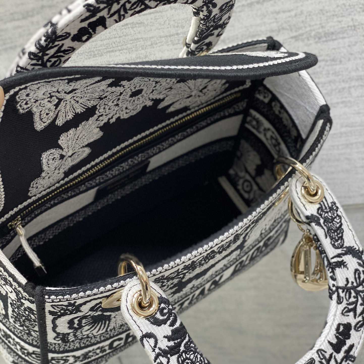 Dior Medium Lady D-Lite Bag - DopestKickz