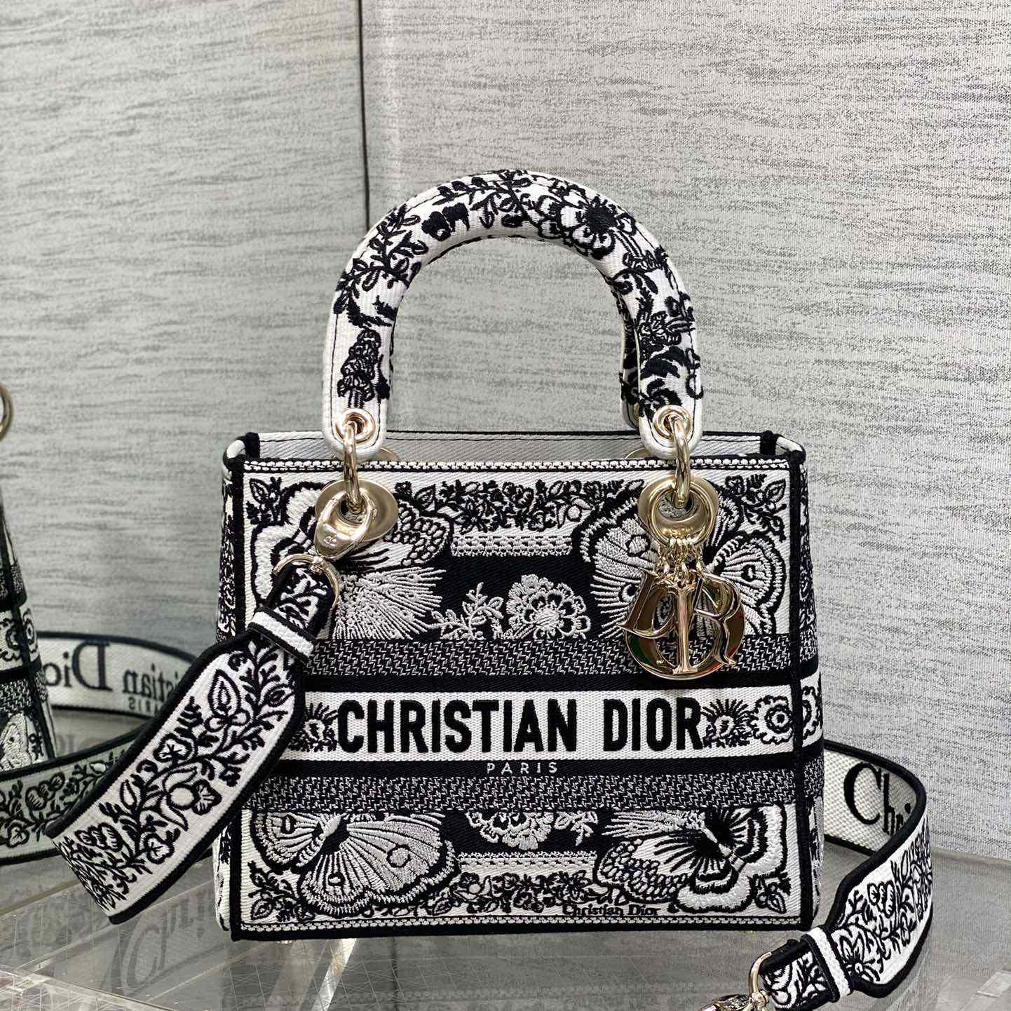 Dior Medium Lady D-Lite Bag - DopestKickz