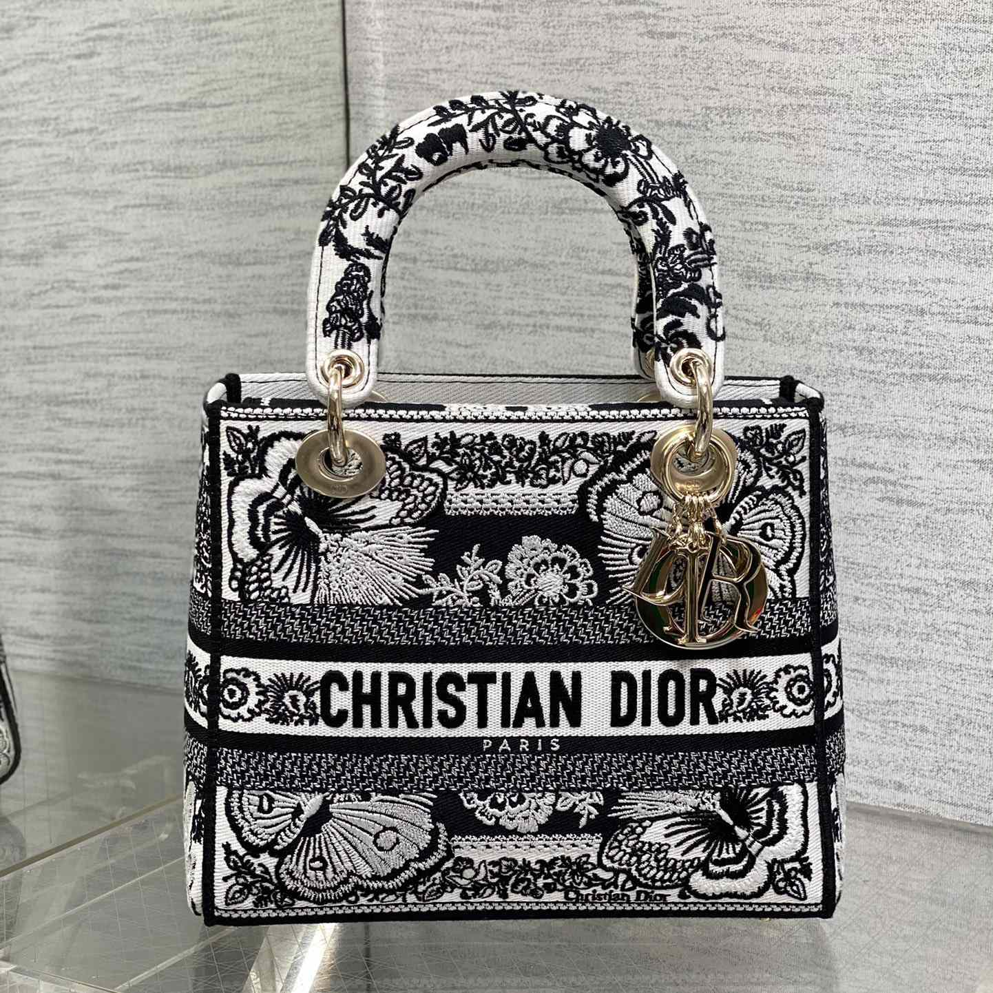 Dior Medium Lady D-Lite Bag - DopestKickz