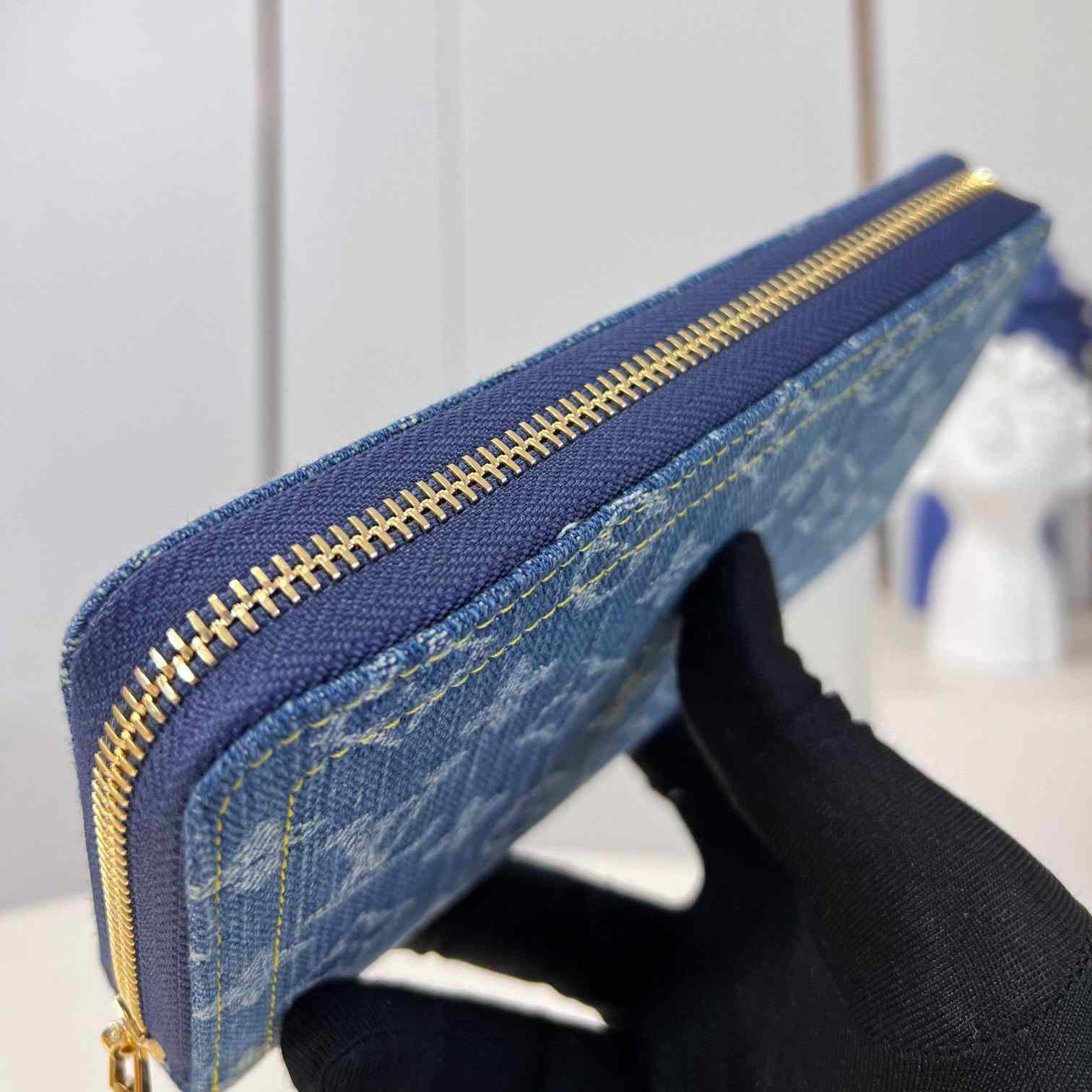 Louis Vuitton Zippy Wallet   M82958 - DopestKickz