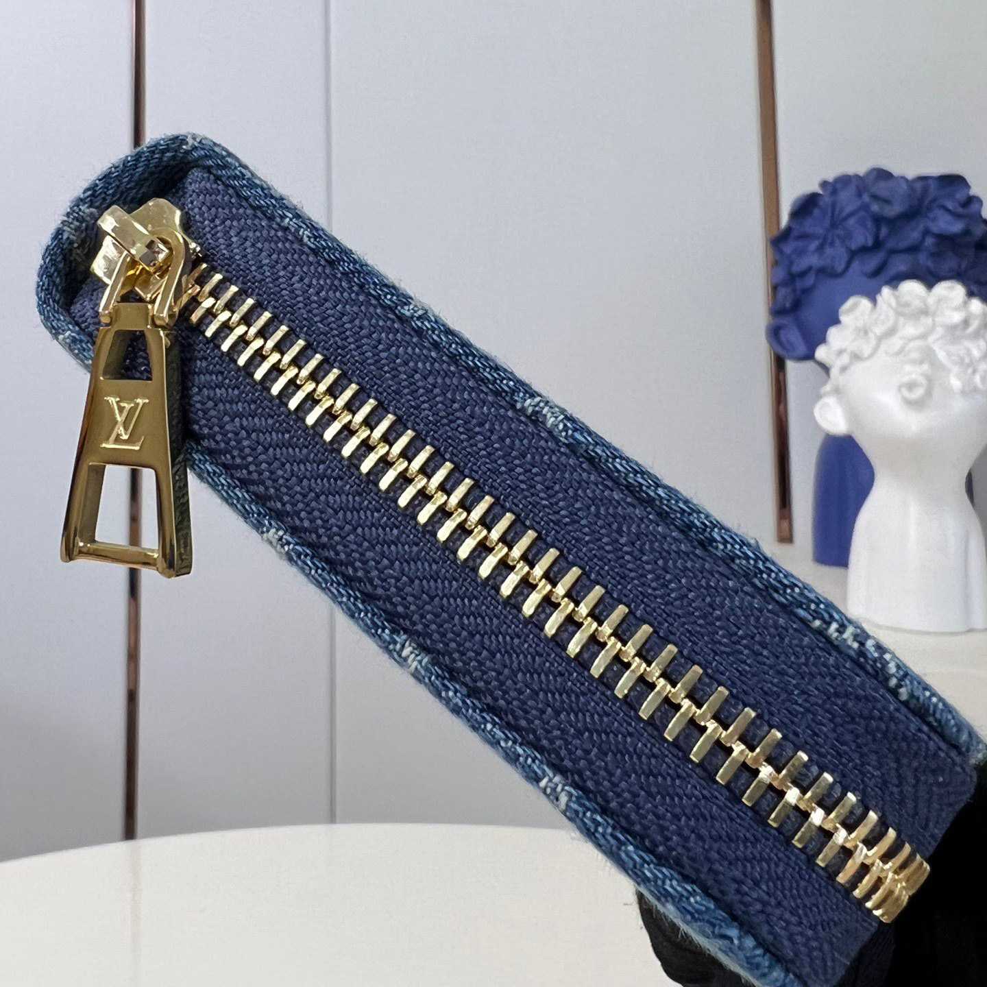 Louis Vuitton Zippy Wallet   M82958 - DopestKickz