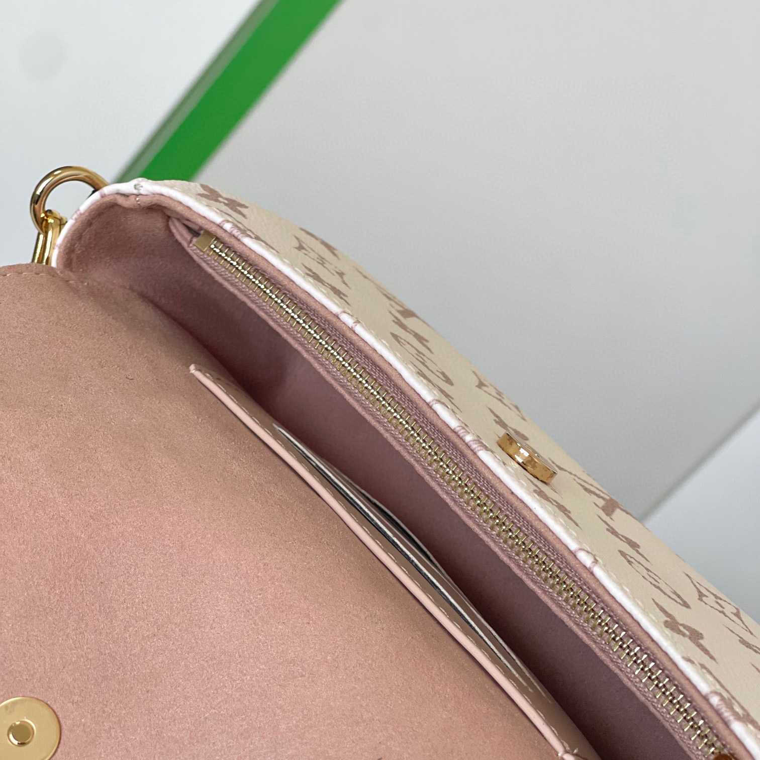 Louis Vuitton Wallet on Chain Ivy    M83091 - DopestKickz