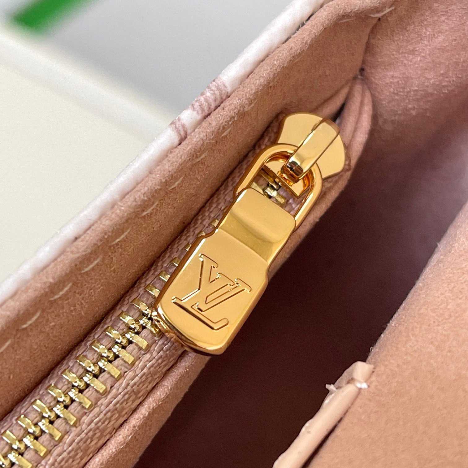Louis Vuitton Wallet on Chain Ivy    M83091 - DopestKickz
