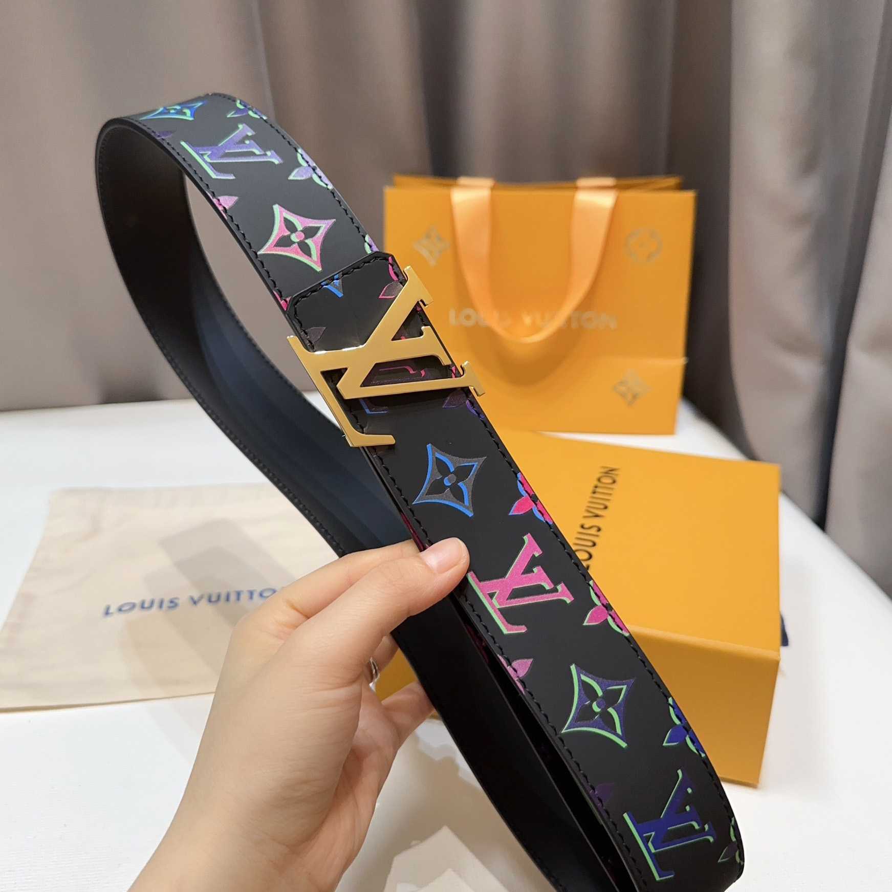 Louis Vuitton LV Light 40mm Reversible Belt - DopestKickz