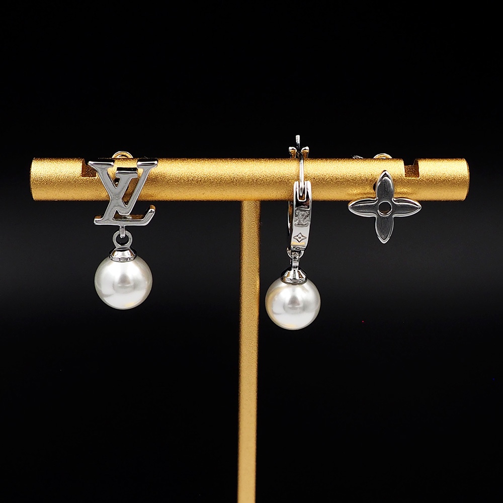 Louis Vuitton Monogram Pearls Earrings - DopestKickz