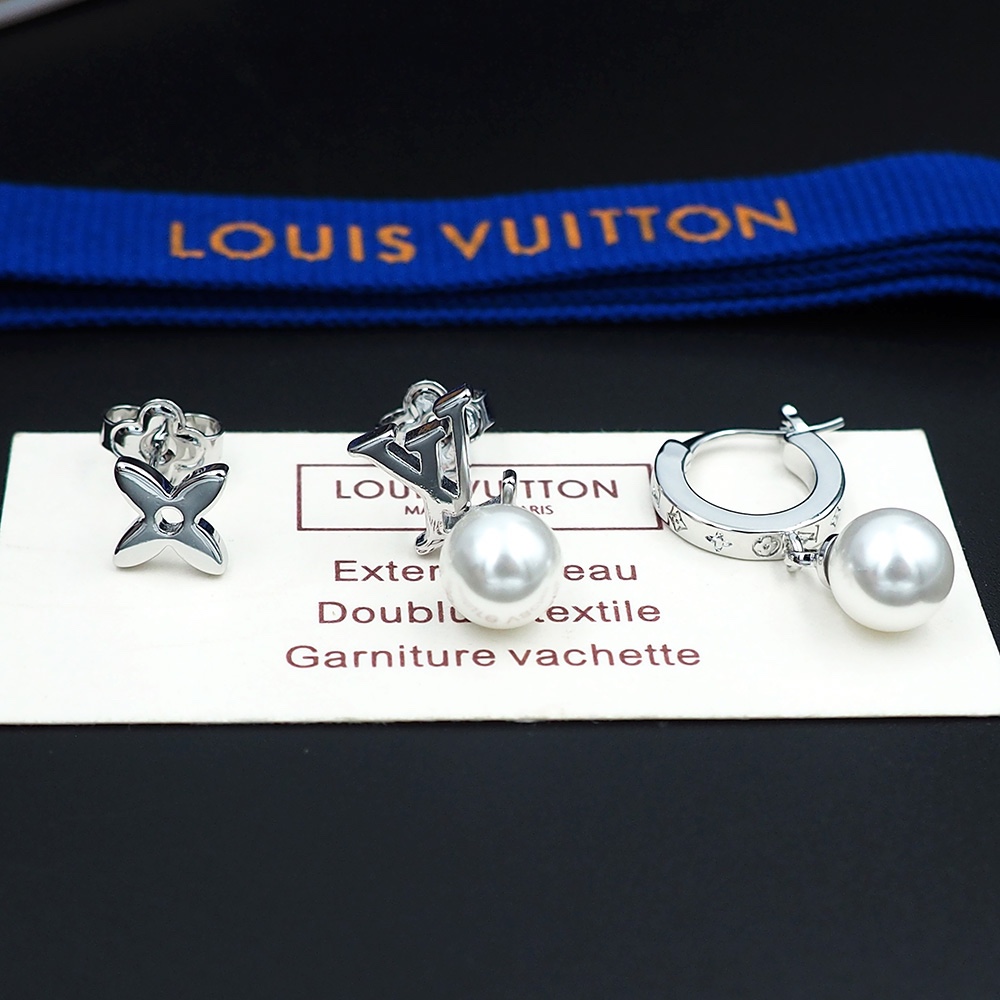 Louis Vuitton Monogram Pearls Earrings - DopestKickz