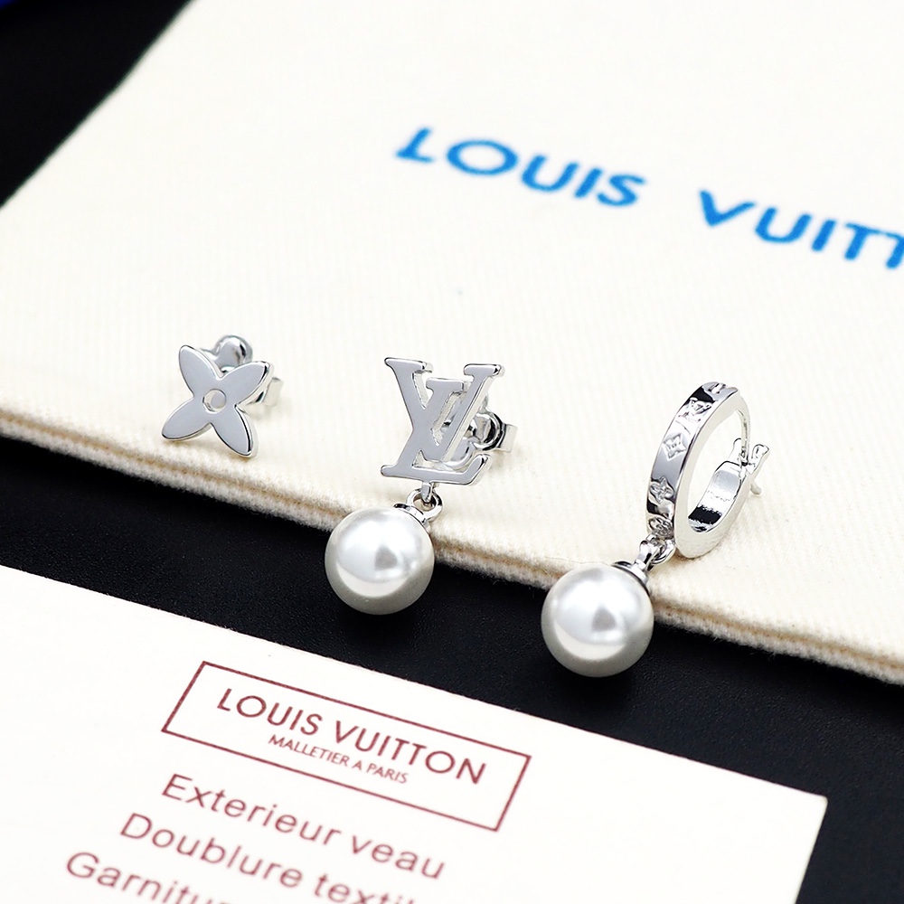 Louis Vuitton Monogram Pearls Earrings - DopestKickz