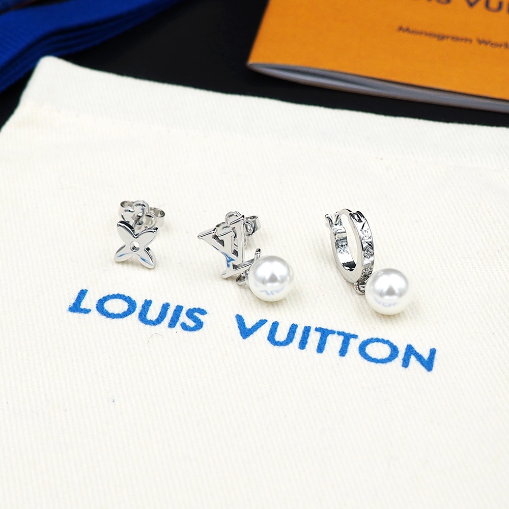 Louis Vuitton Monogram Pearls Earrings - DopestKickz