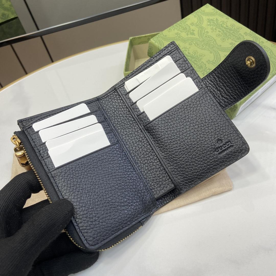 Gucci Medium double G Wallet With Bamboo - DopestKickz