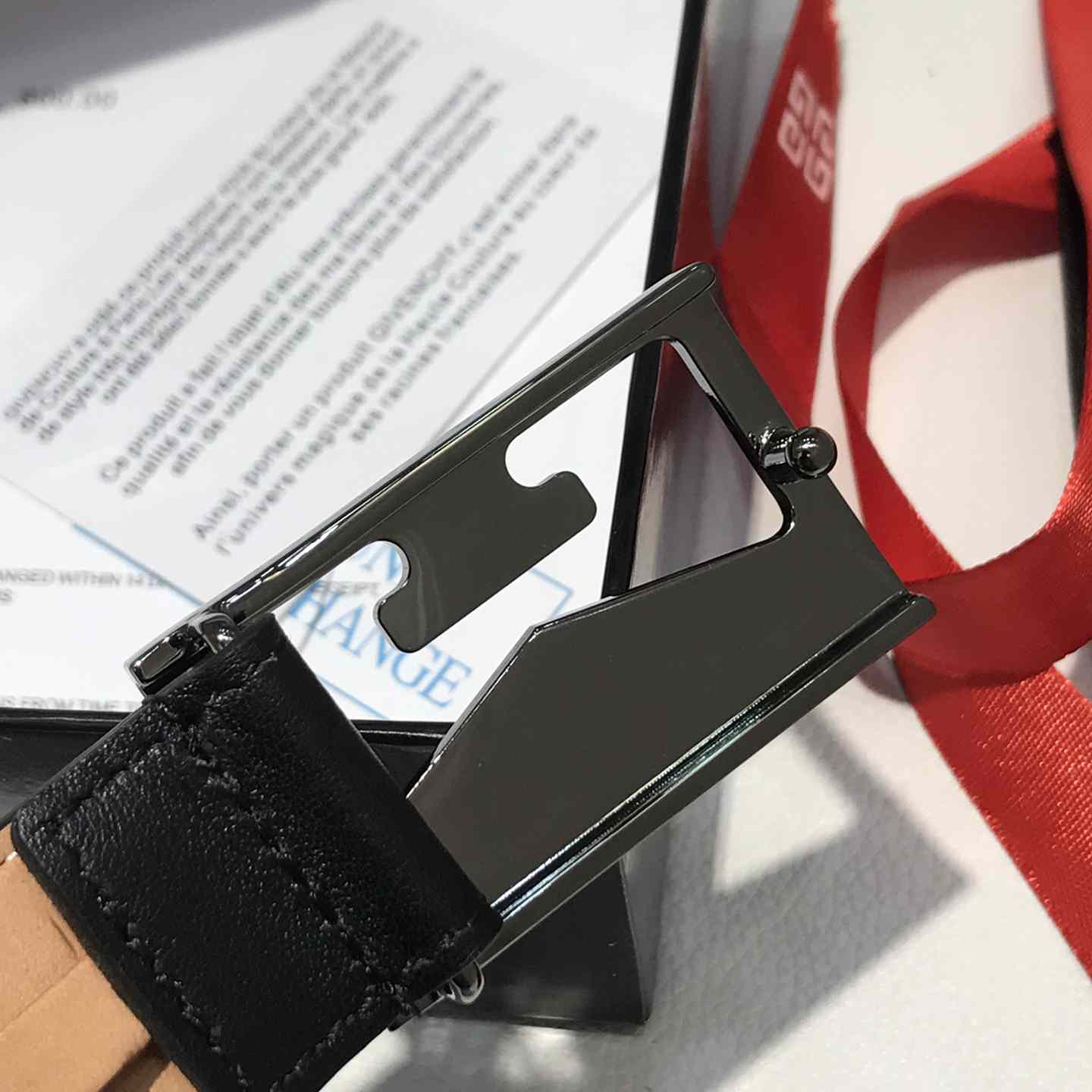 Givenchy  Leather Belt      30mm - DopestKickz