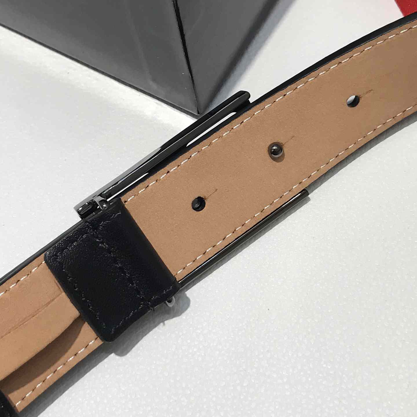 Givenchy  Leather Belt      30mm - DopestKickz