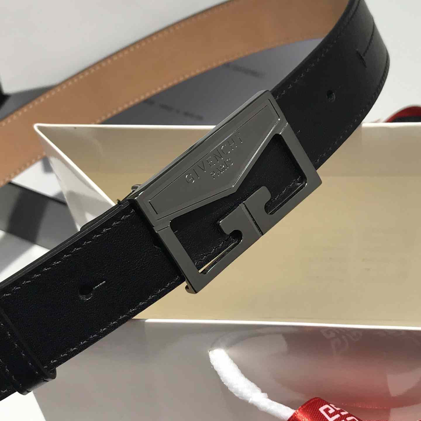 Givenchy  Leather Belt      30mm - DopestKickz