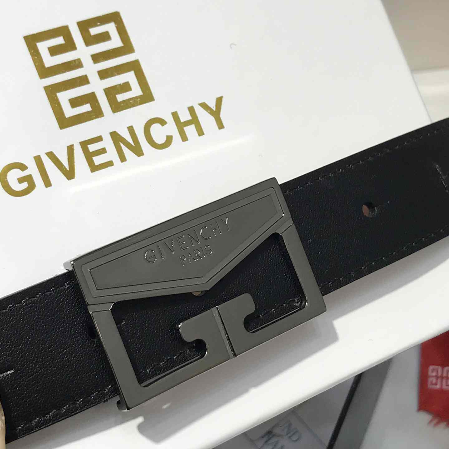 Givenchy  Leather Belt      30mm - DopestKickz
