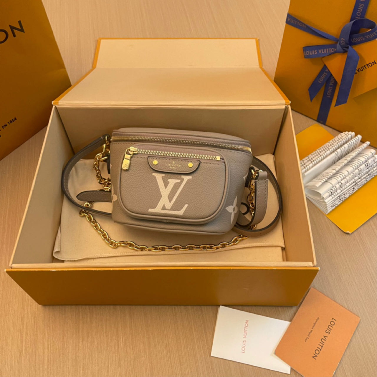 Louis Vuitton Mini Bumbag   M83219 - DopestKickz