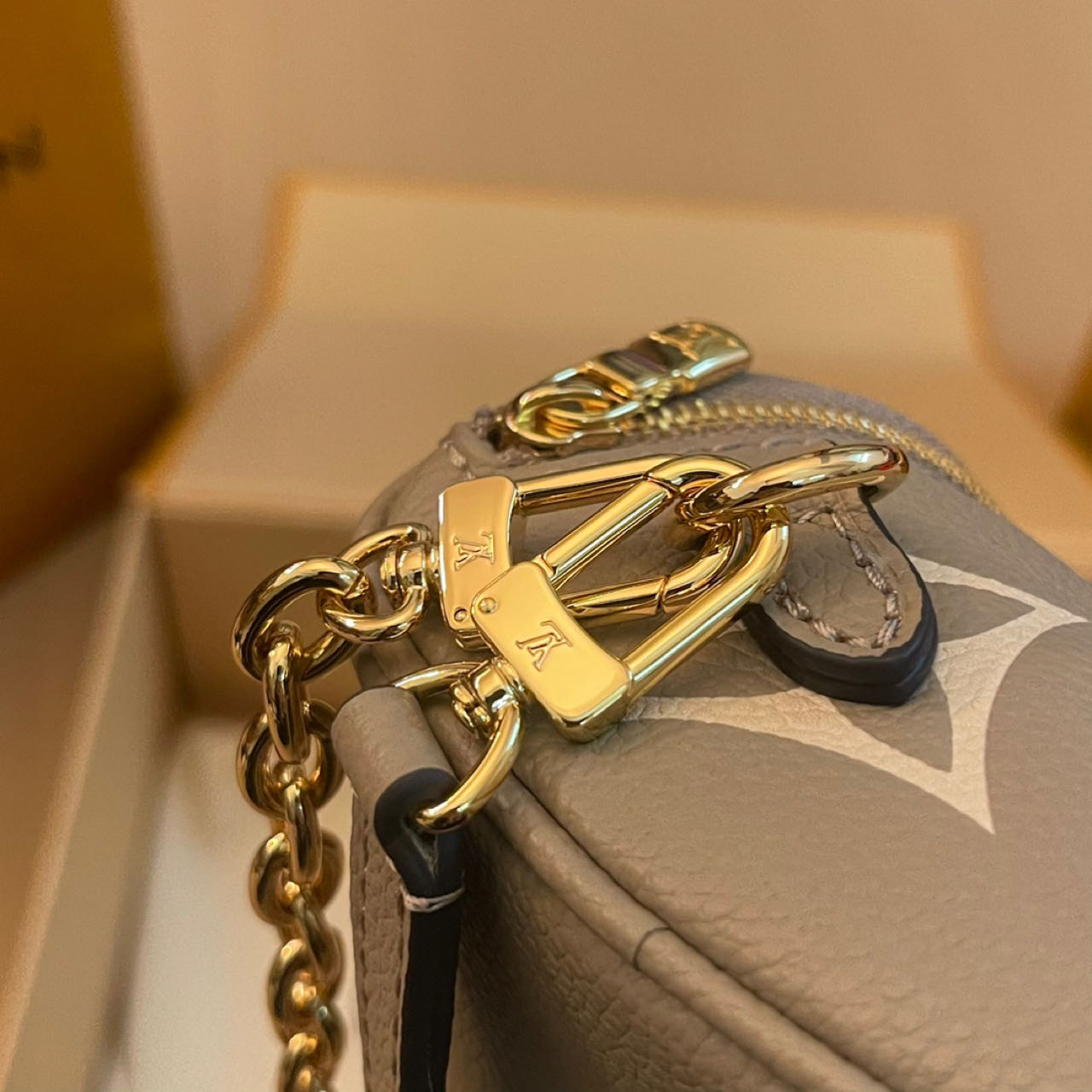 Louis Vuitton Mini Bumbag   M83219 - DopestKickz