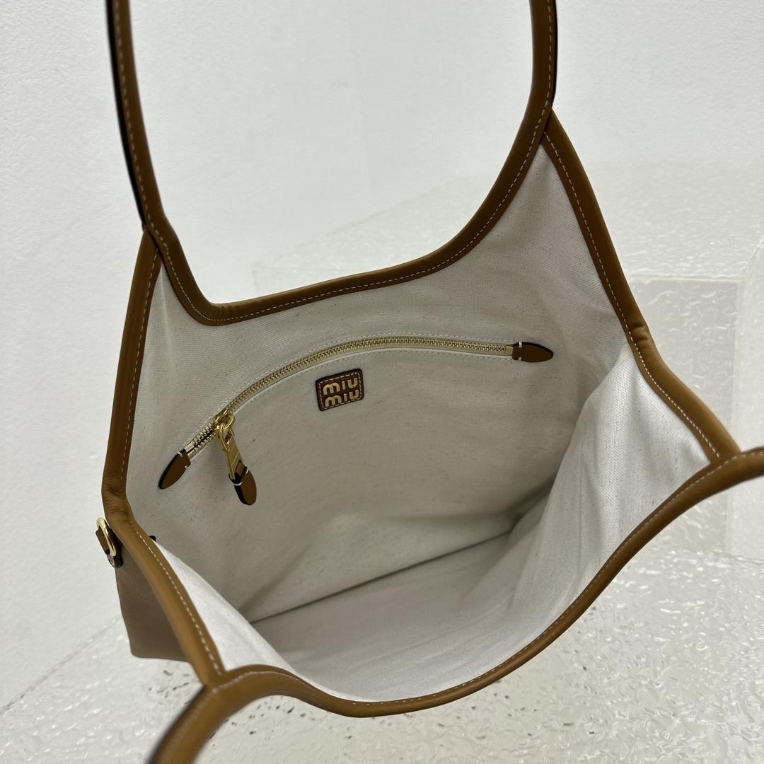 Miu Miu IVY Leather Bag - DopestKickz