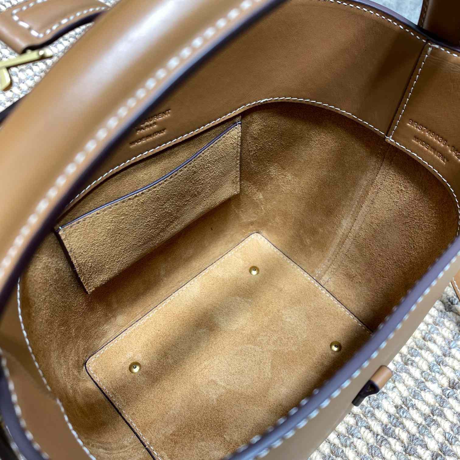 Saint Laurent Le 37 Small In Shiny Leather - DopestKickz