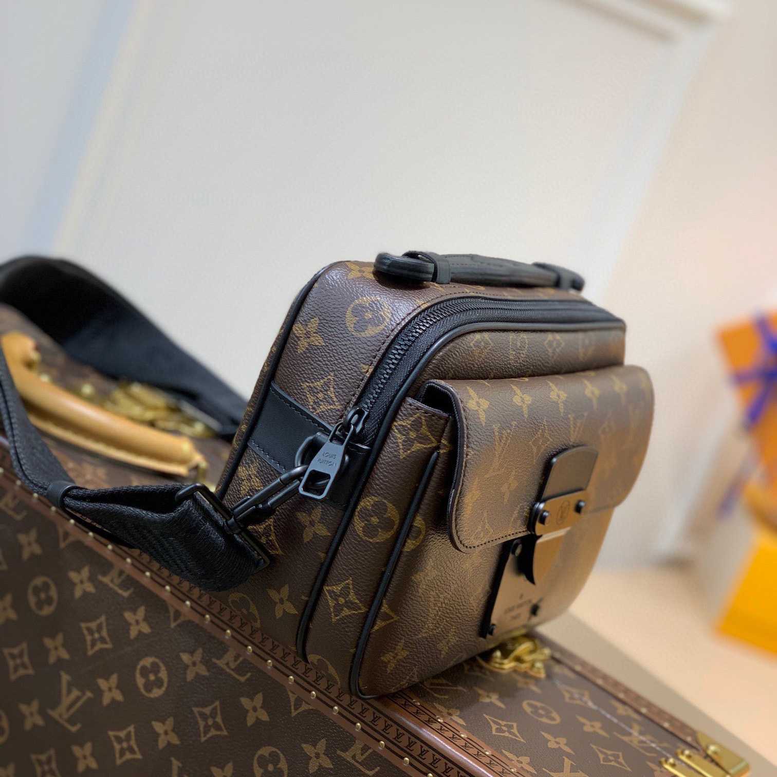 Louis Vuitton S Lock Messenger    M45806 - DopestKickz
