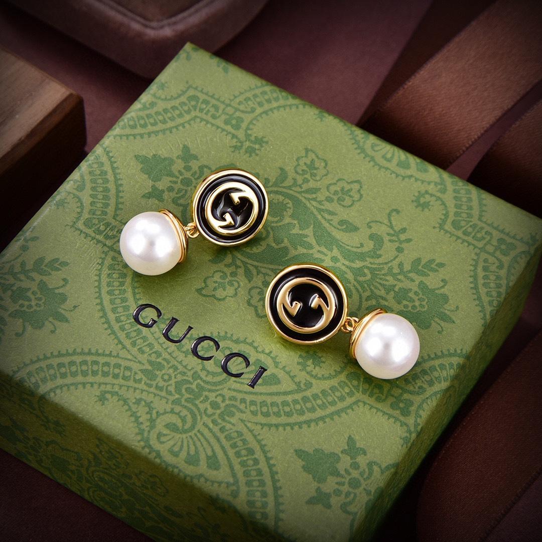Gucci Blondie Pearl Drop Earrings - DopestKickz