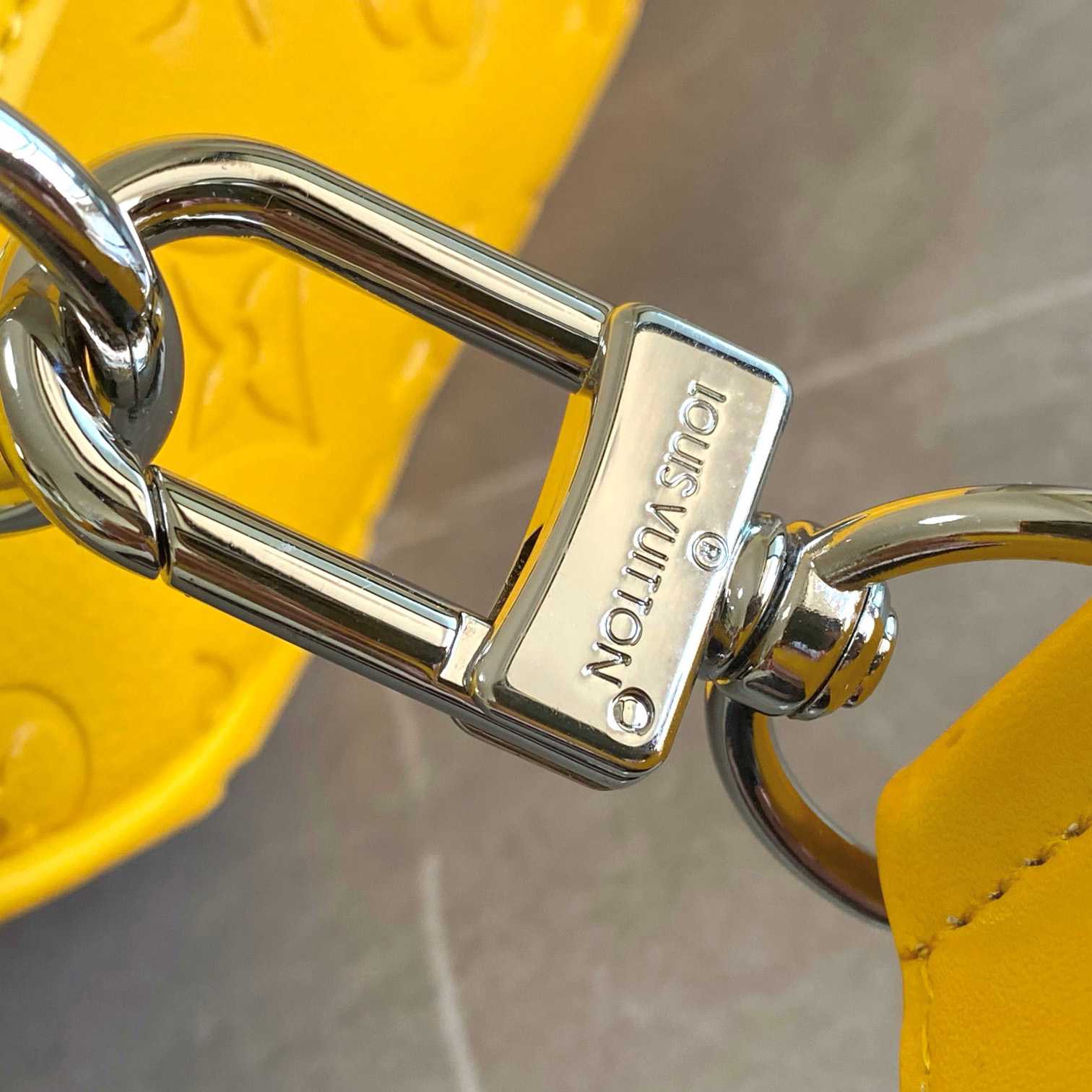 Louis Vuitton Keepall Bandoulière 50   M23748 - DopestKickz