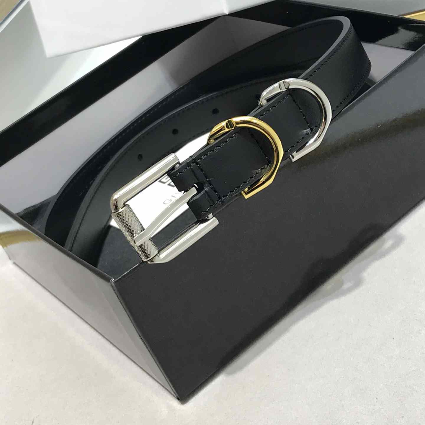Givenchy Voyou Belt In Leather - DopestKickz