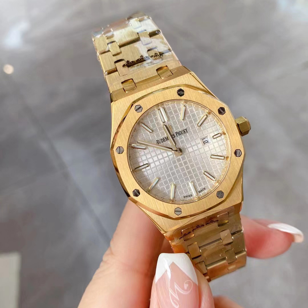 Audemars Piguet Women's Watch   33mm - DopestKickz