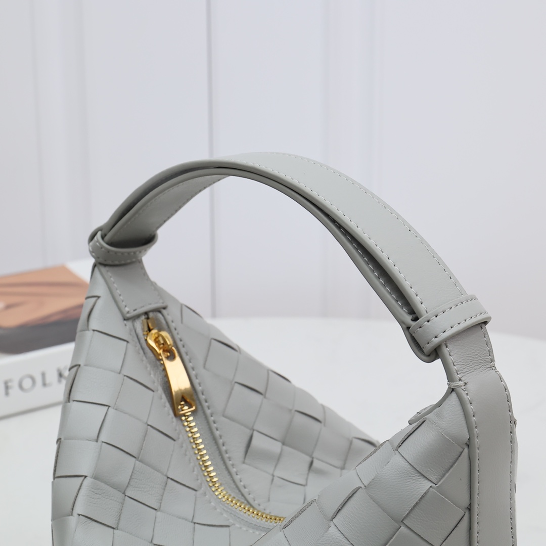 Bottega Veneta Mini Wallace (20*13*9.5CM) - DopestKickz
