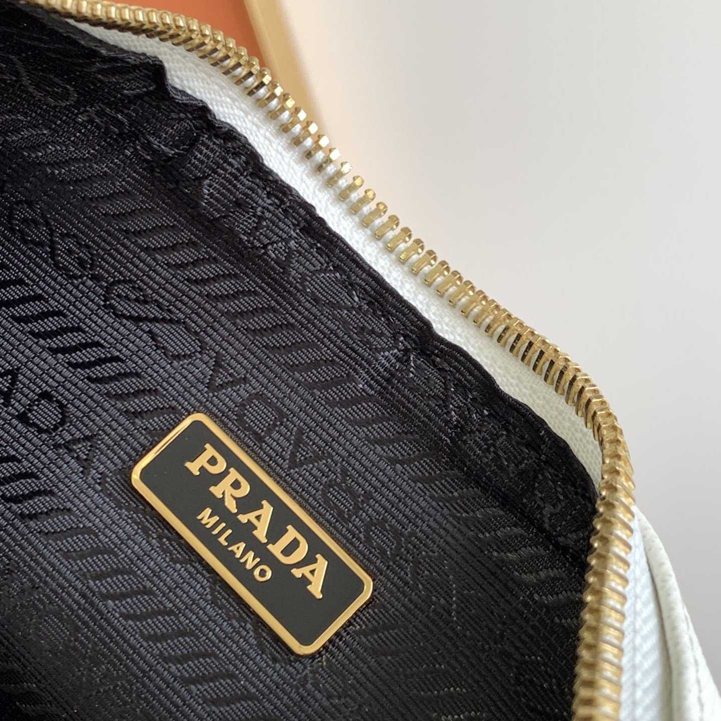 Prada Re-Edition 2005 Saffiano Leather Bag (22-18-6.5cm) - DopestKickz