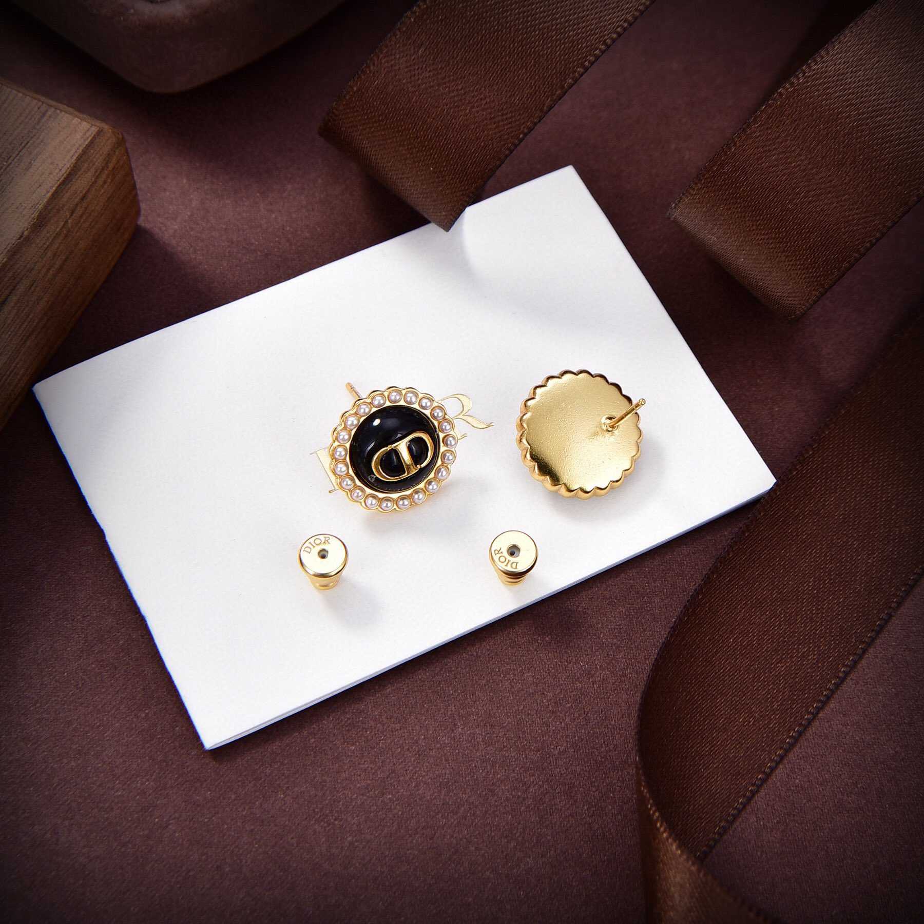 Dior Petit CD Baroque Stud Earrings - DopestKickz