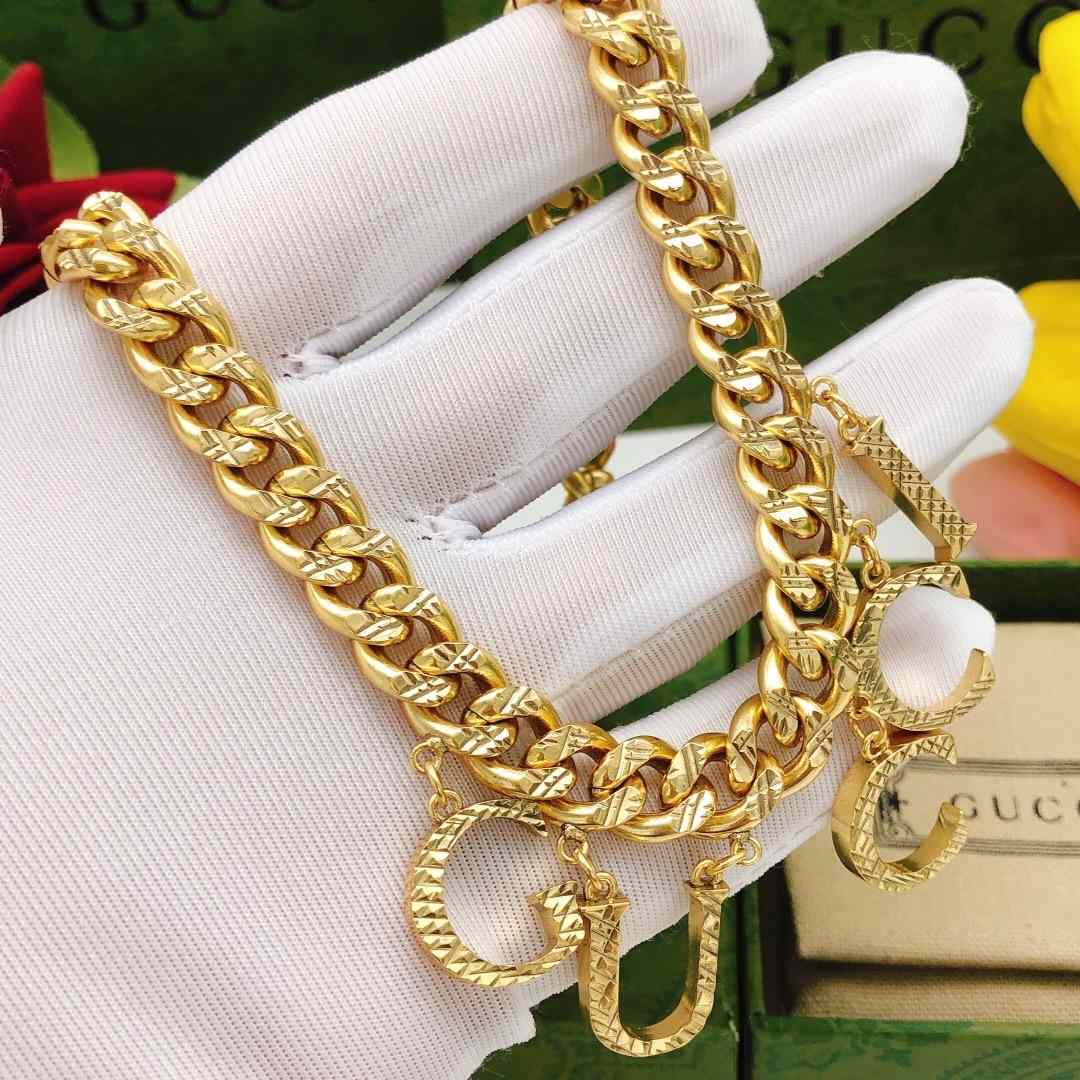 Gucci Logo-pendant Curb-link Necklace - DopestKickz