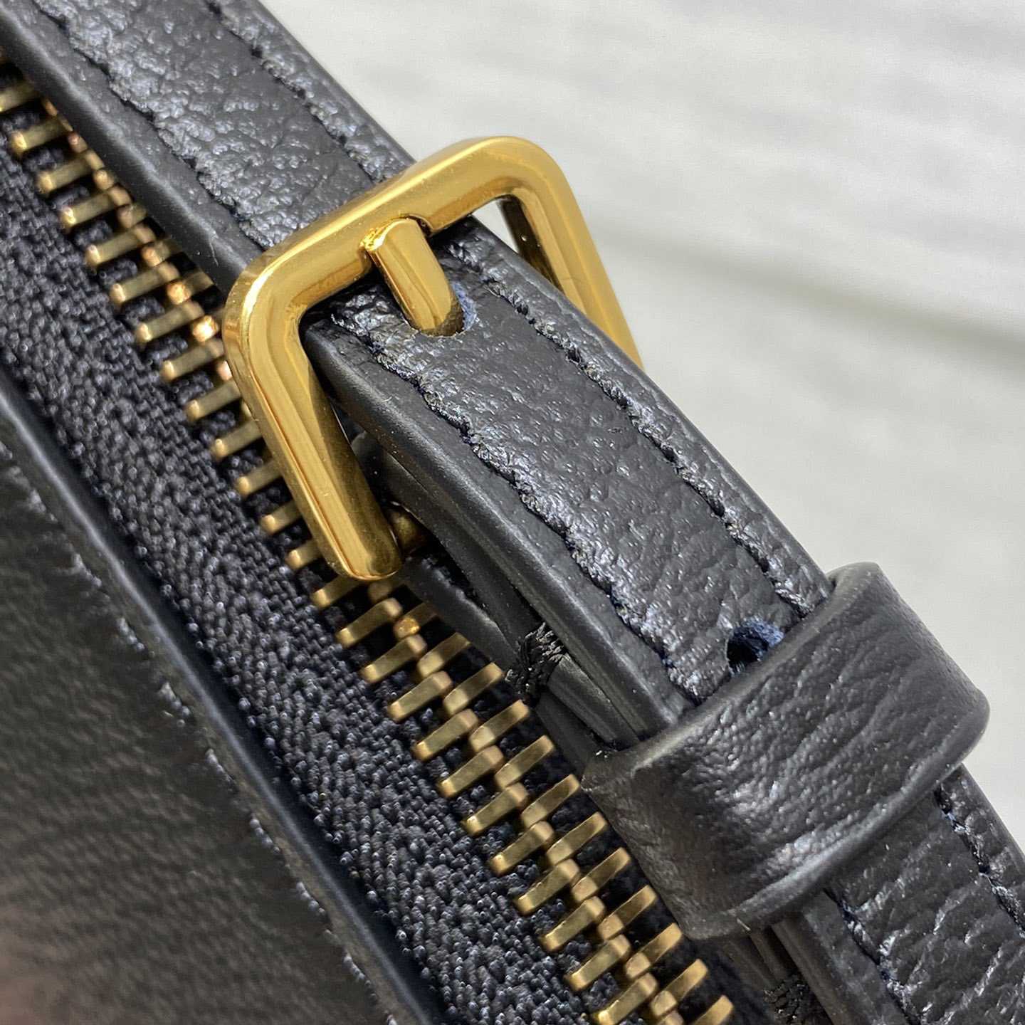 Dior Saddle Shoulder Pouch - DopestKickz