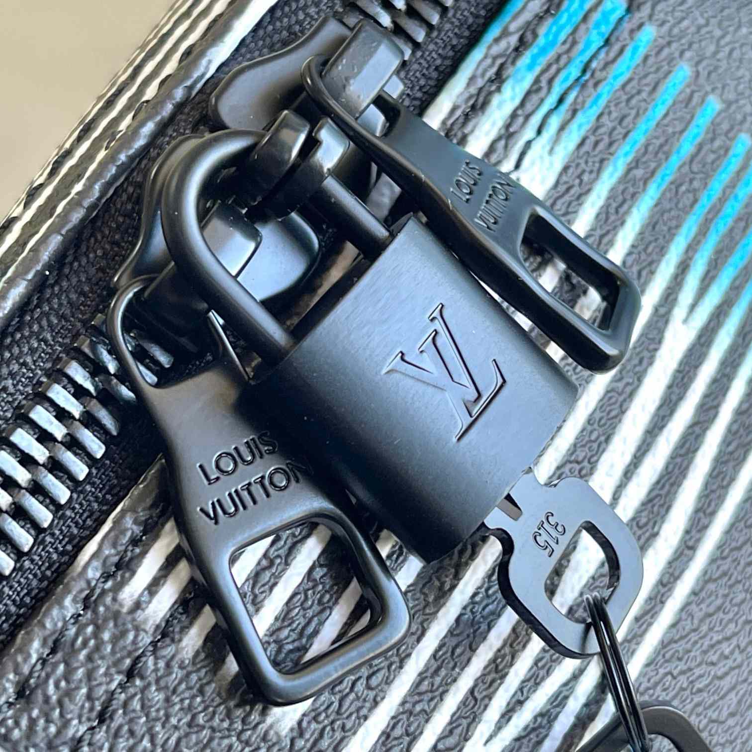 Louis Vuitton Keepall Bandoulière 50   M23771 - DopestKickz