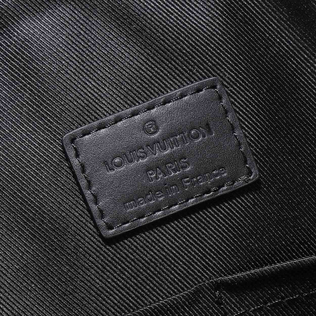 Louis Vuitton Lock It Tote   M59158 - DopestKickz