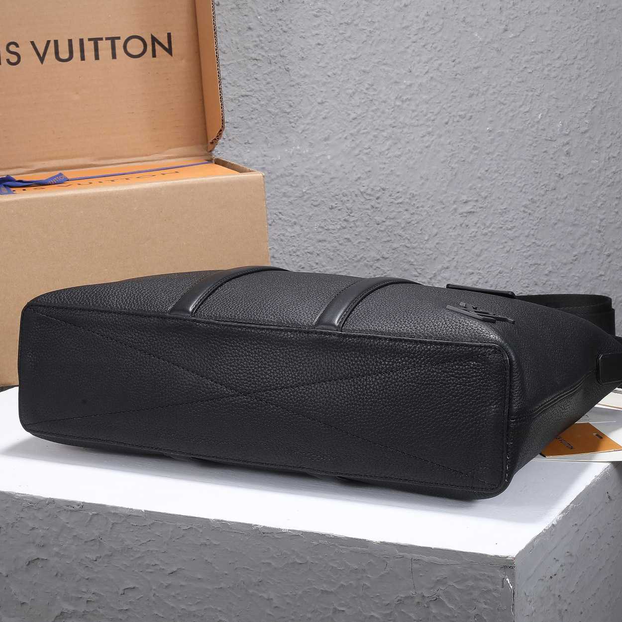 Louis Vuitton Lock It Tote   M59158 - DopestKickz