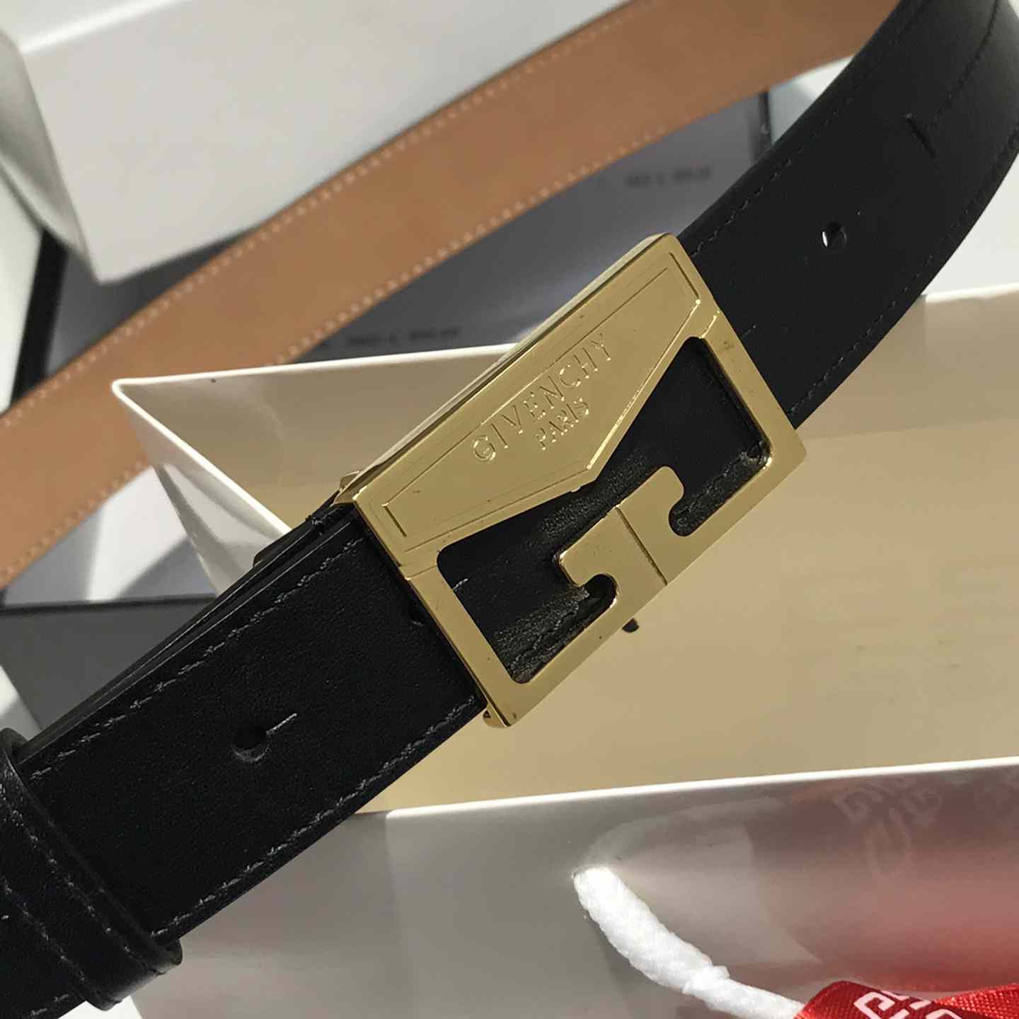 Givenchy  Leather Belt      30mm - DopestKickz