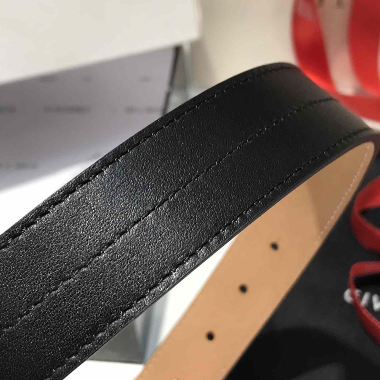 Givenchy  Leather Belt      30mm - DopestKickz