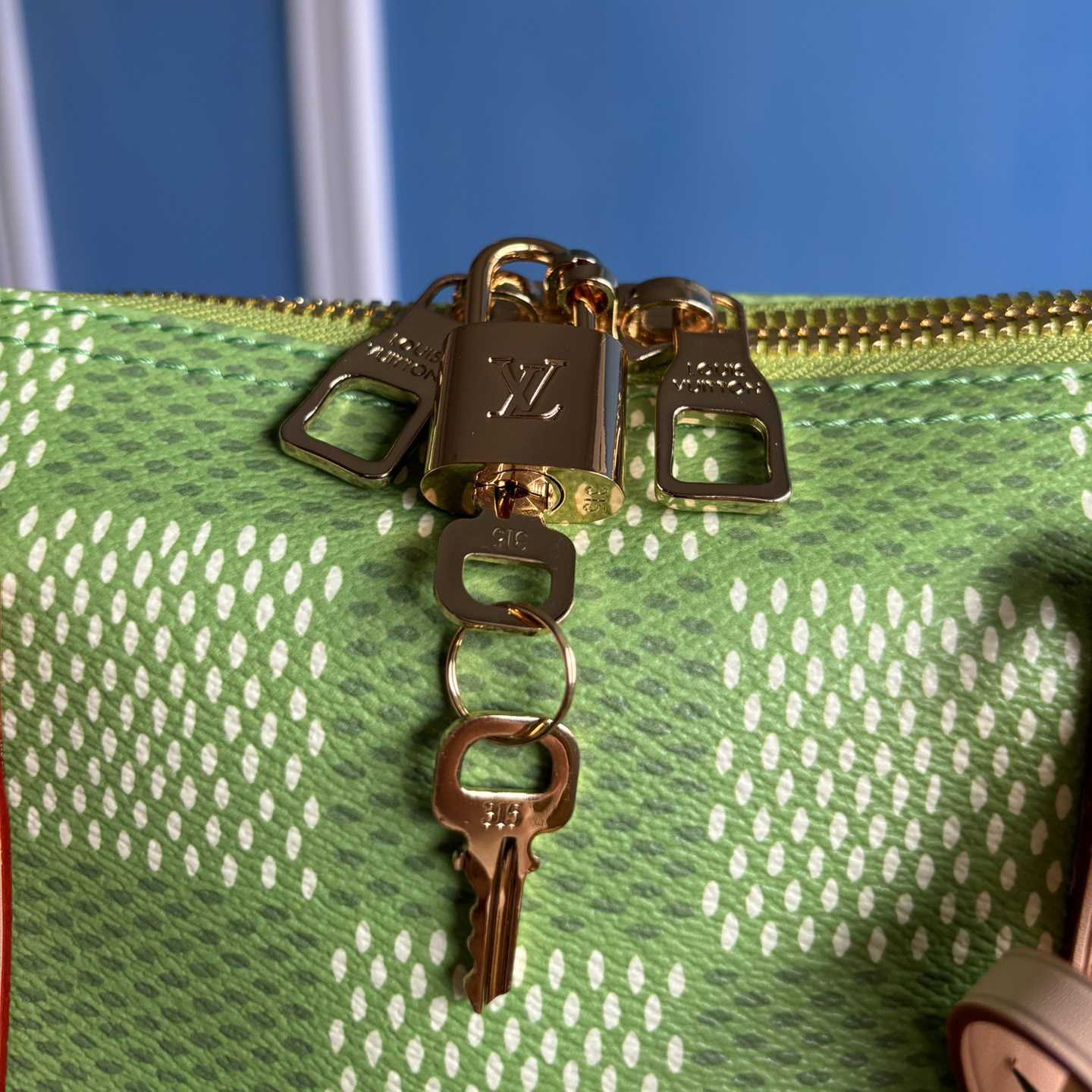 Louis Vuitton Keepall Bandoulière 50   N40667 - DopestKickz