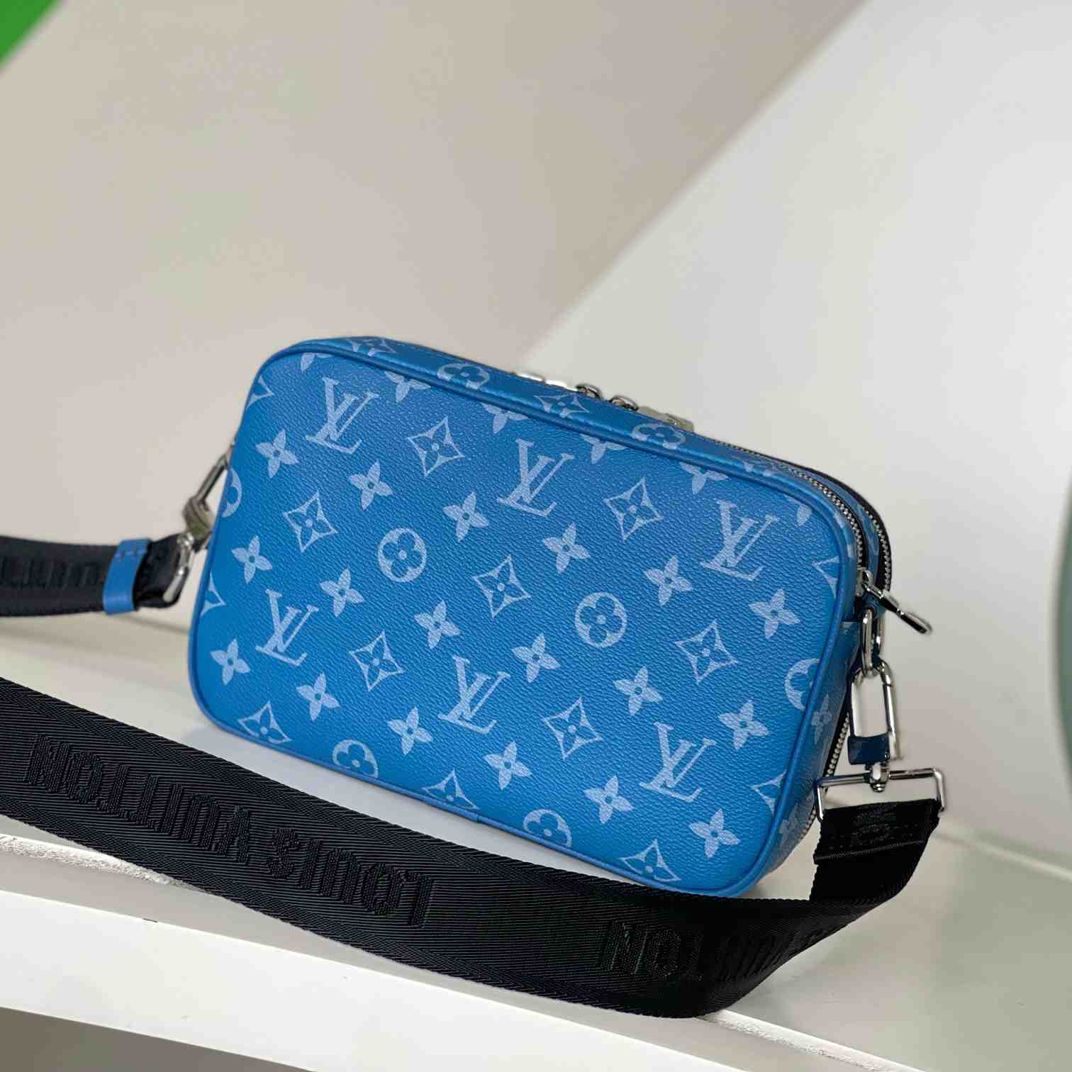 Louis Vuitton Alpha Messenger  M31016 - DopestKickz