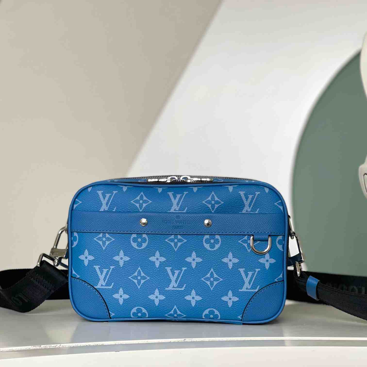 Louis Vuitton Alpha Messenger  M31016 - DopestKickz