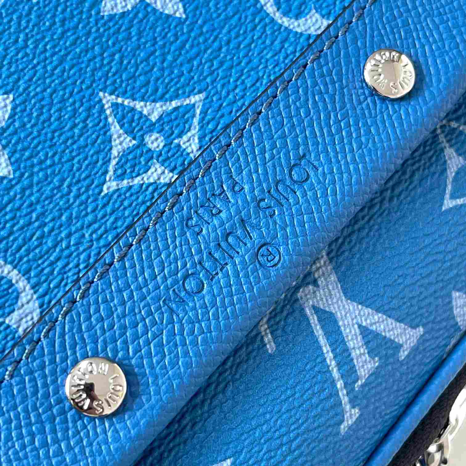 Louis Vuitton Alpha Messenger  M31016 - DopestKickz