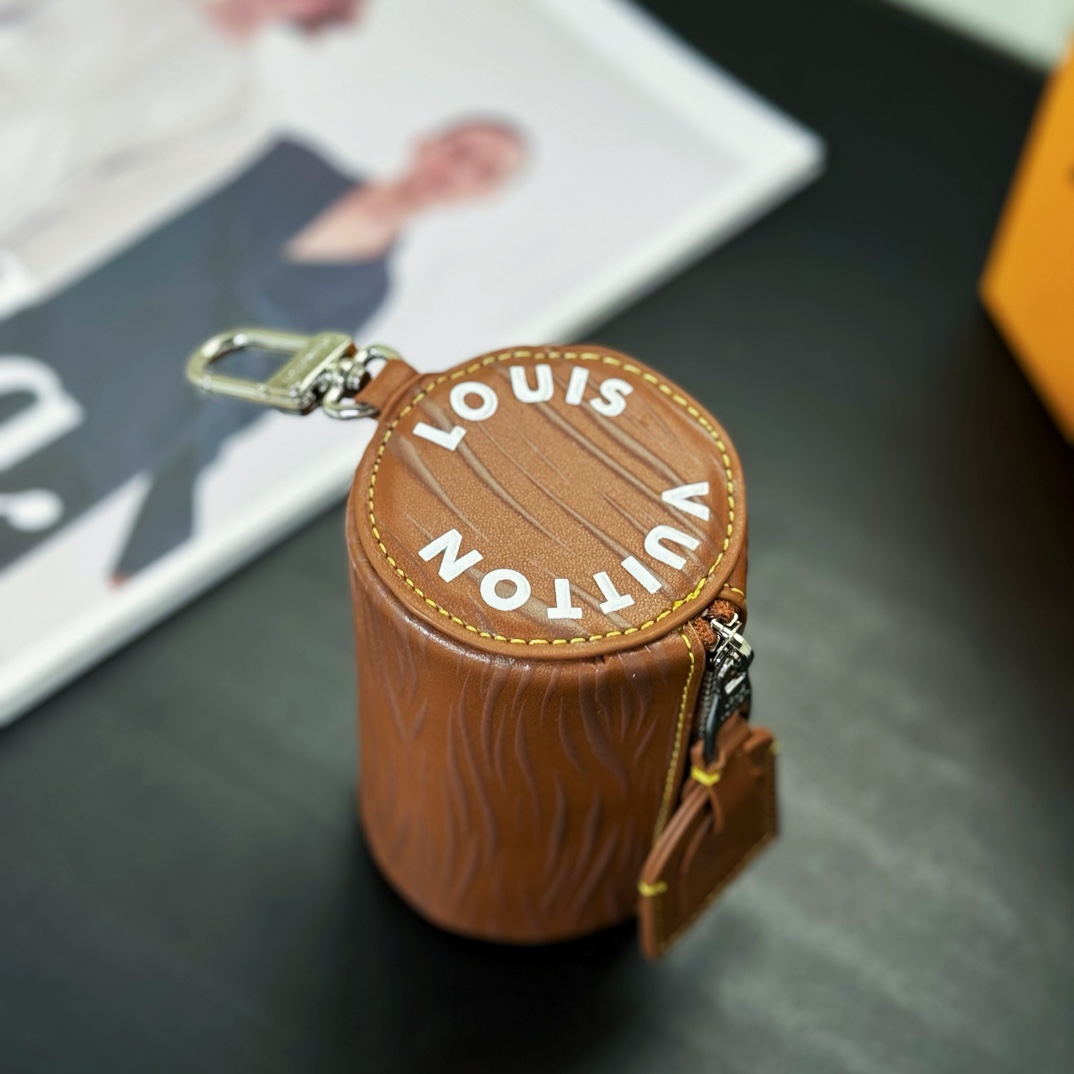 Louis Vuitton Soft Polochon Pouch Key Holder And Bag Charm      M01401 - DopestKickz