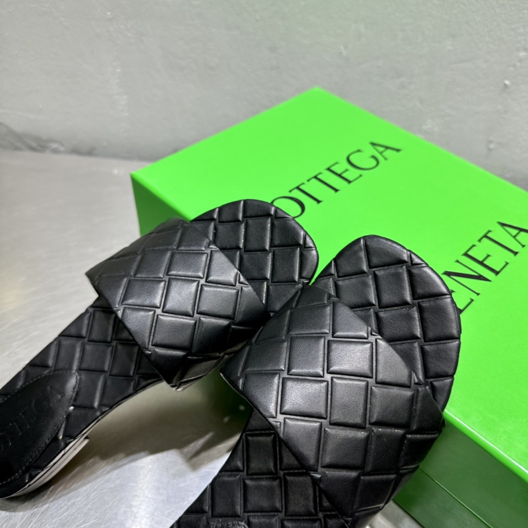 Bottega Veneta Amy Flat Mule - DopestKickz