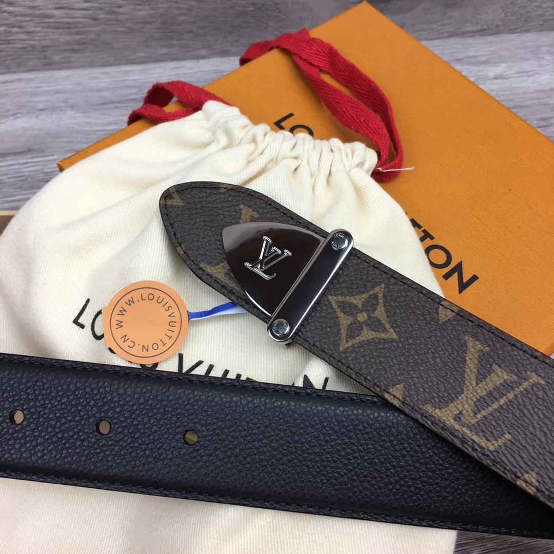 Louis Vuitton LV Trunk 35mm Reversible Belt - DopestKickz