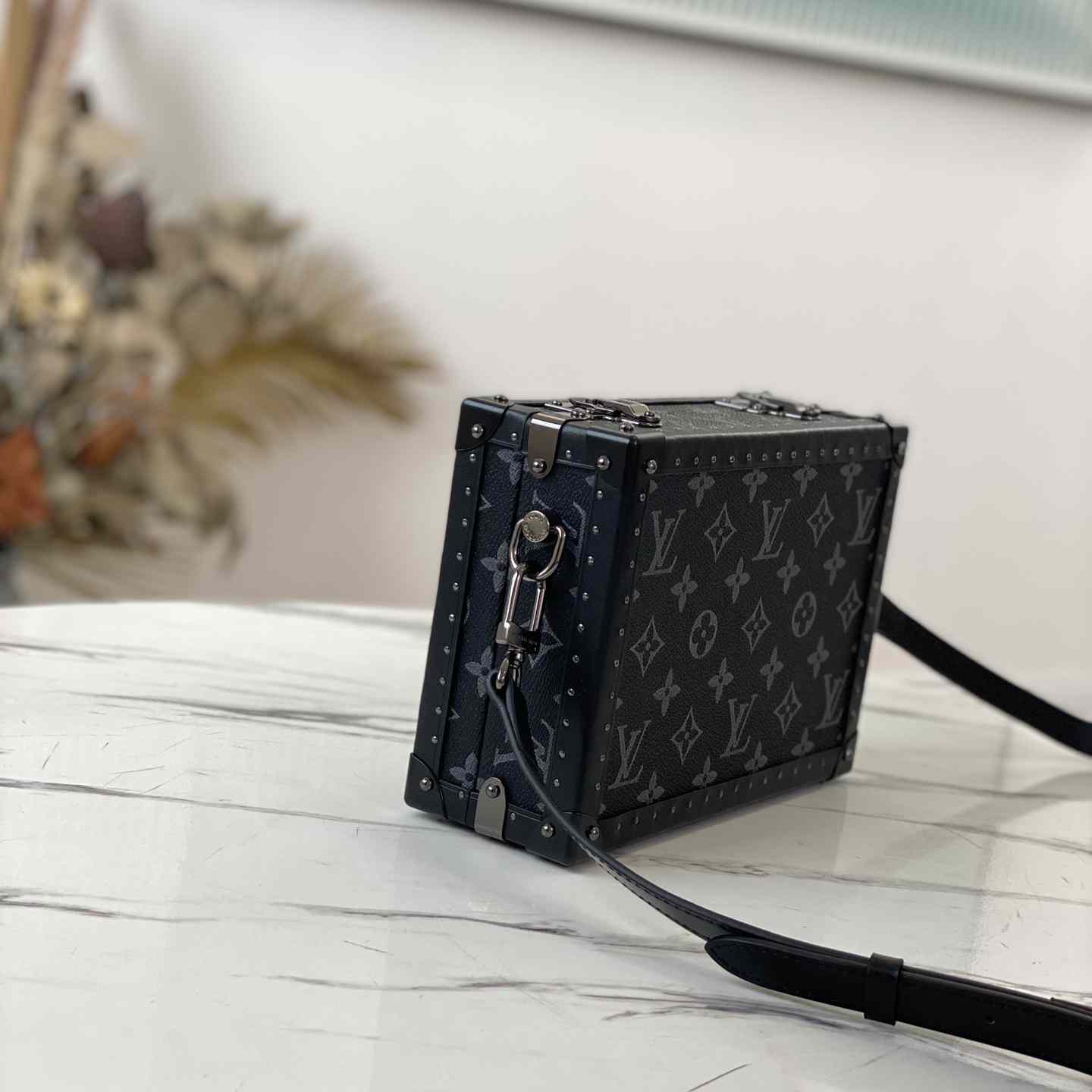 Louis Vuitton Clutch Box   M20251 - DopestKickz