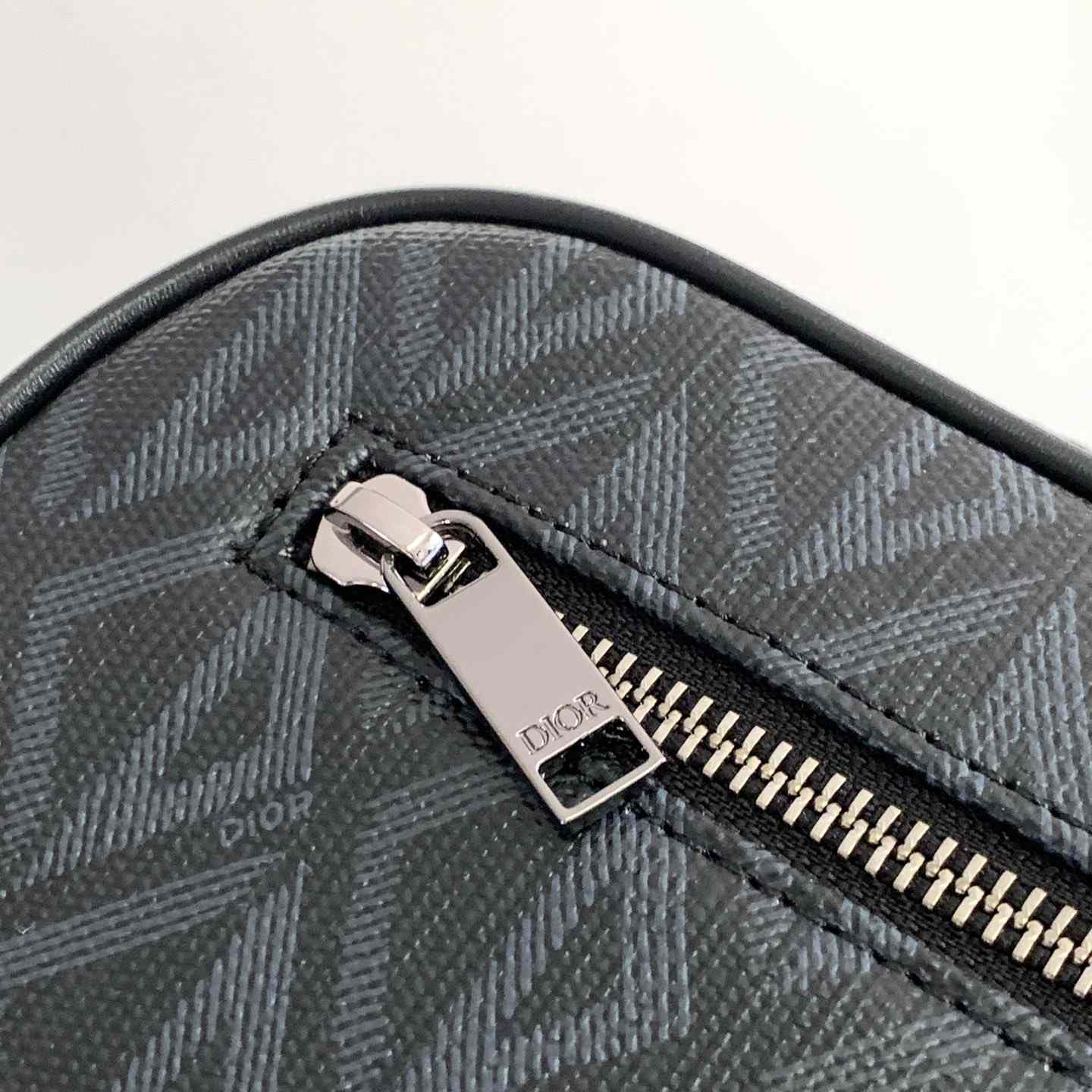 Dior Toiletry Bag - DopestKickz