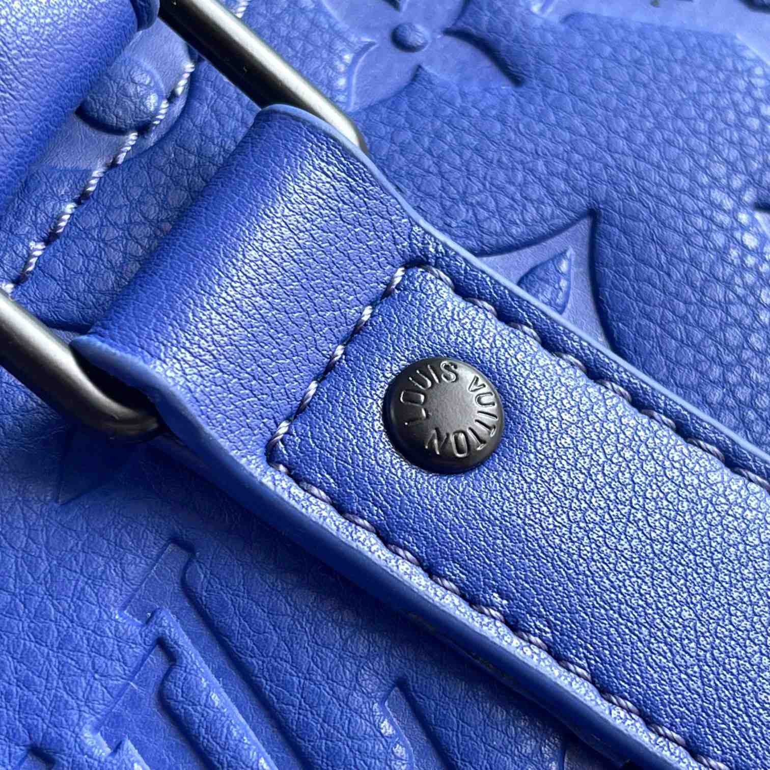 Louis Vuitton Keepall Bandoulière 50   M23141 - DopestKickz