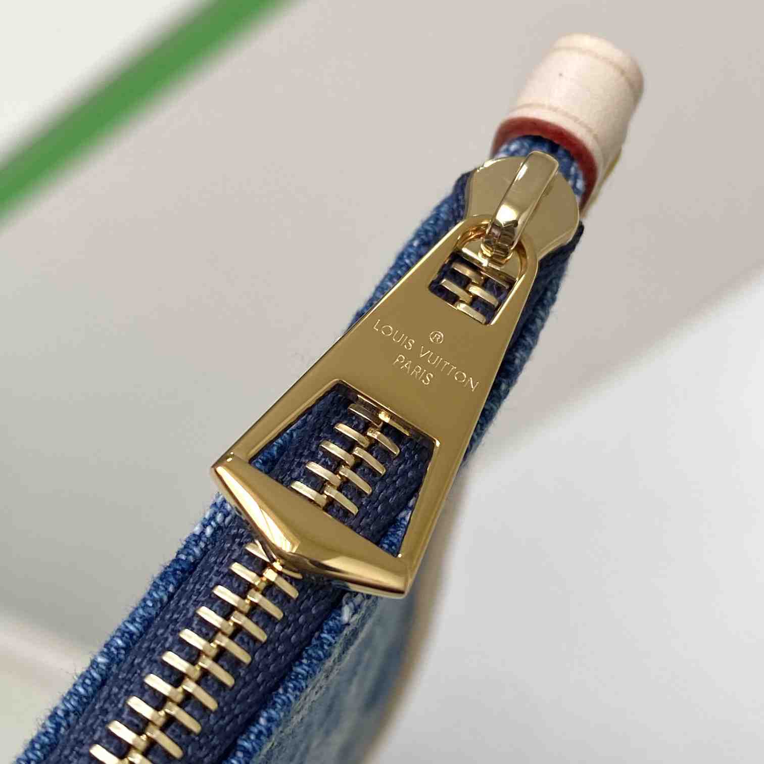 Louis Vuitton Carryall MM     M46855 - DopestKickz