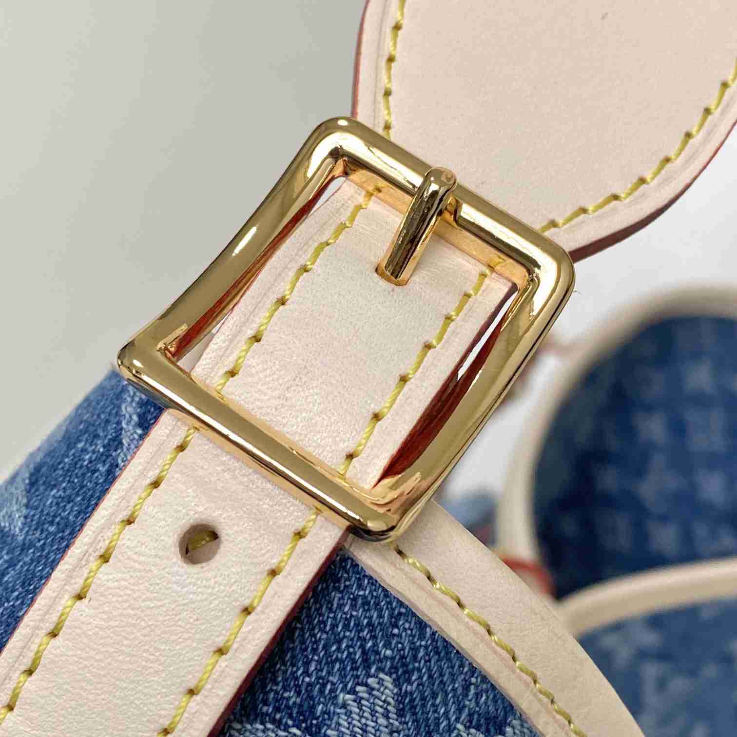 Louis Vuitton Carryall MM     M46855 - DopestKickz