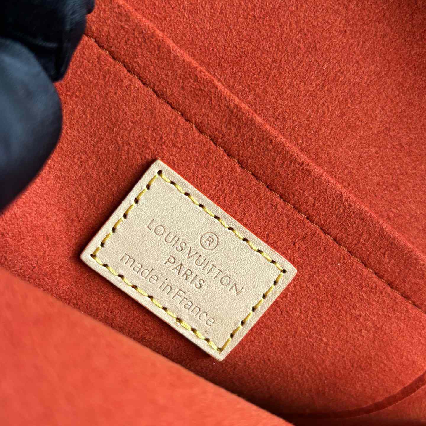 Louis Vuitton Alma Backpack    M47132 - DopestKickz