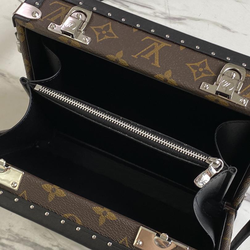 Louis Vuitton Clutch Box   M20252 - DopestKickz